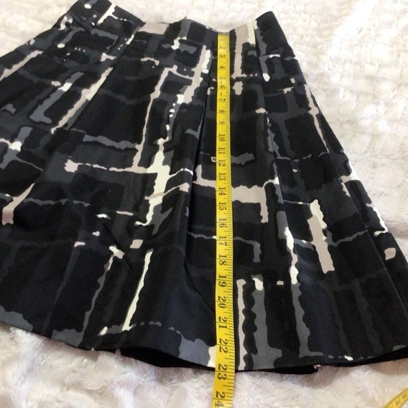 Express Design Studio Black White Gray Abstract Design Full Pleated Skirt 2 - Picture 8 of 8